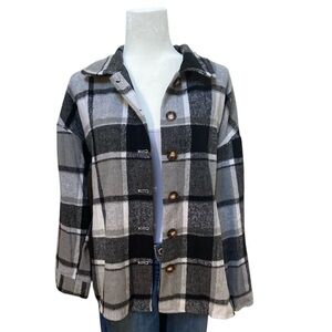 White/black/gray multicolored plaid button down long sleeved shacket